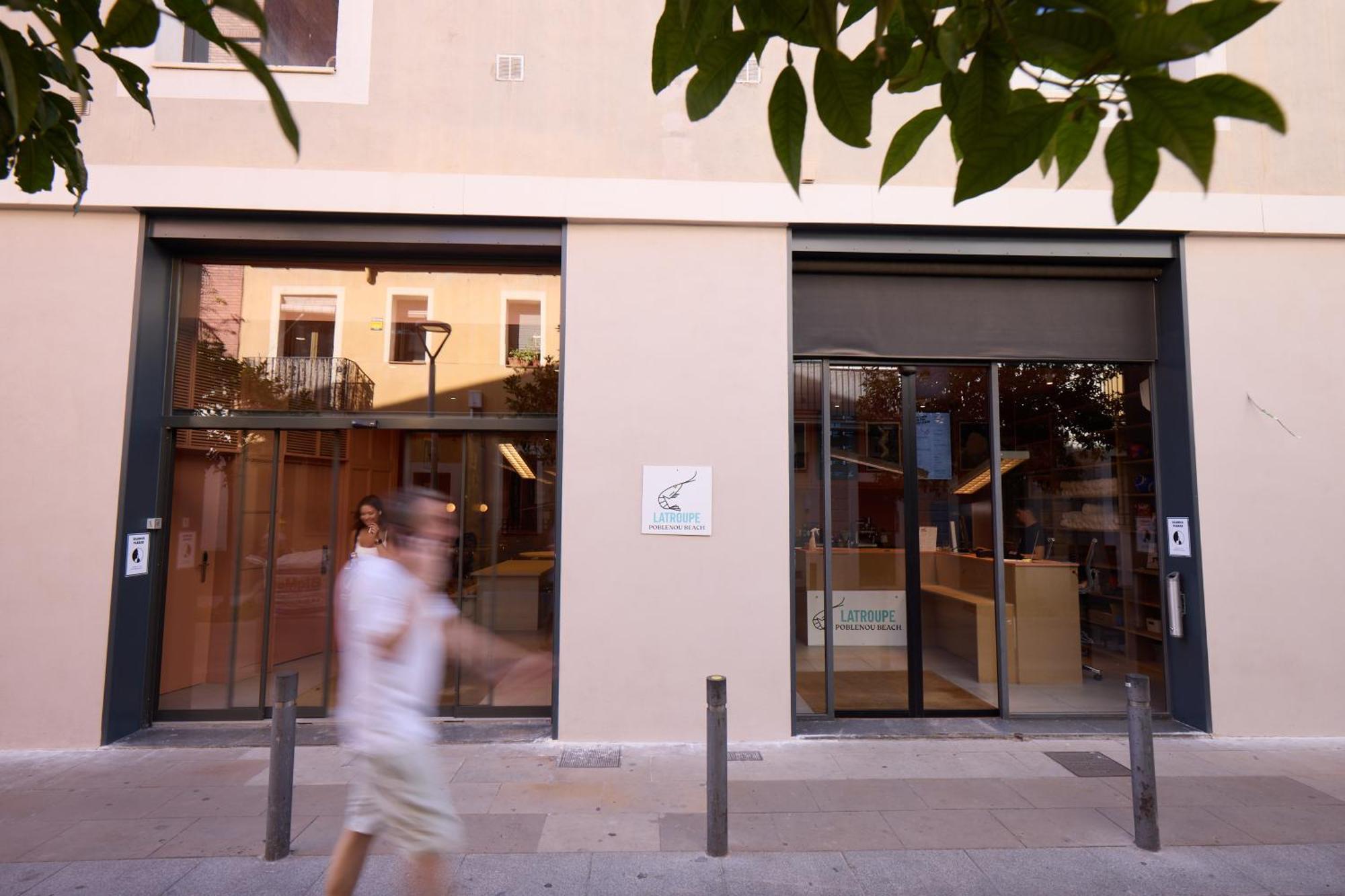 Latroupe Poblenou Beach — Fotos 1